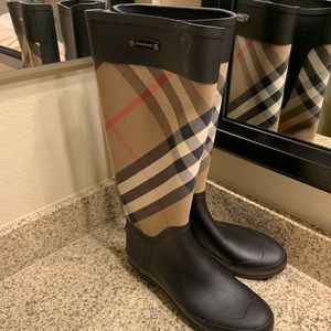 Burberry rainboots size 39